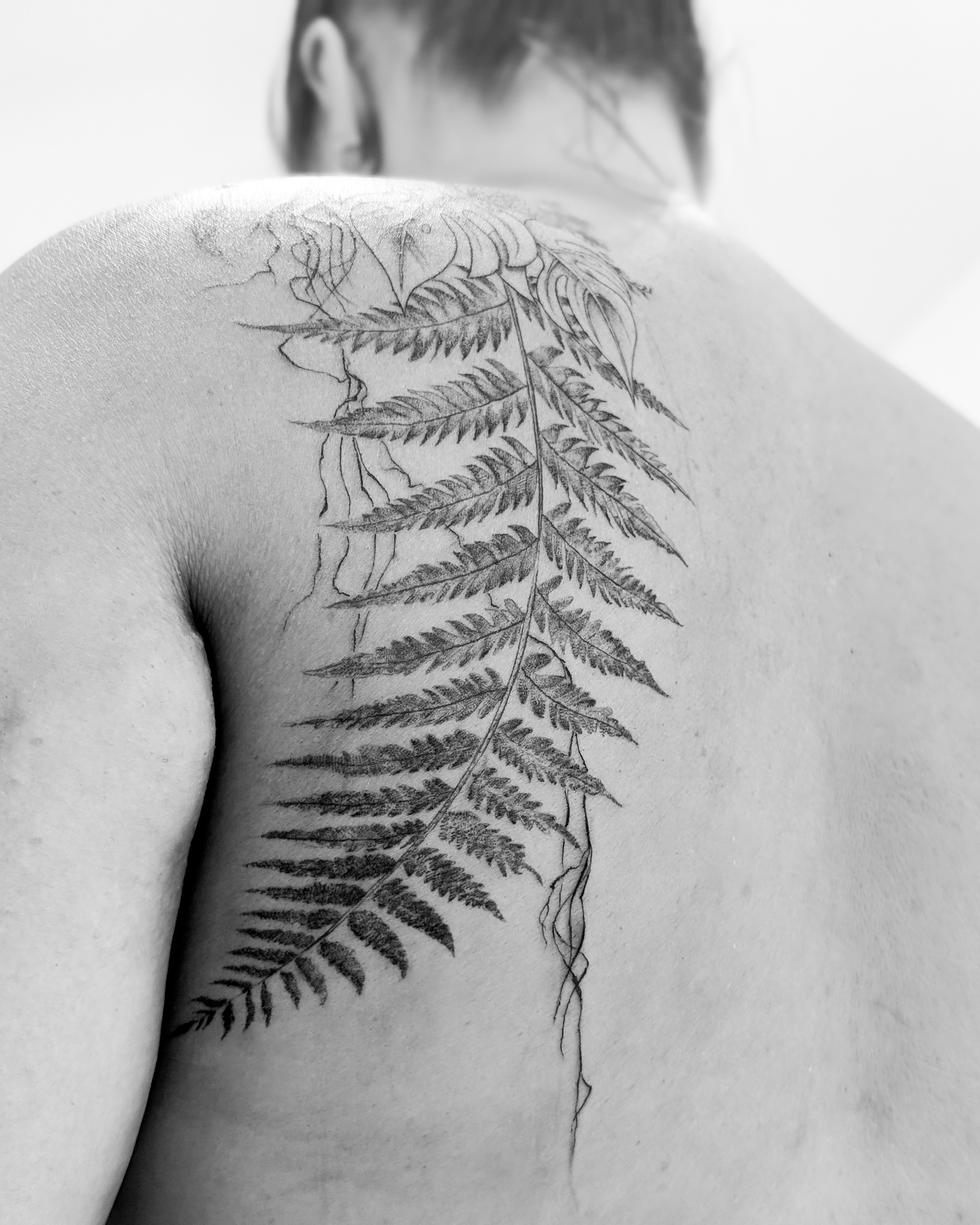 Tatouage fineline BatayCok La Réunion